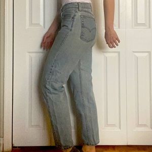 Levi’s 560 mid/high rise barrel leg jeans